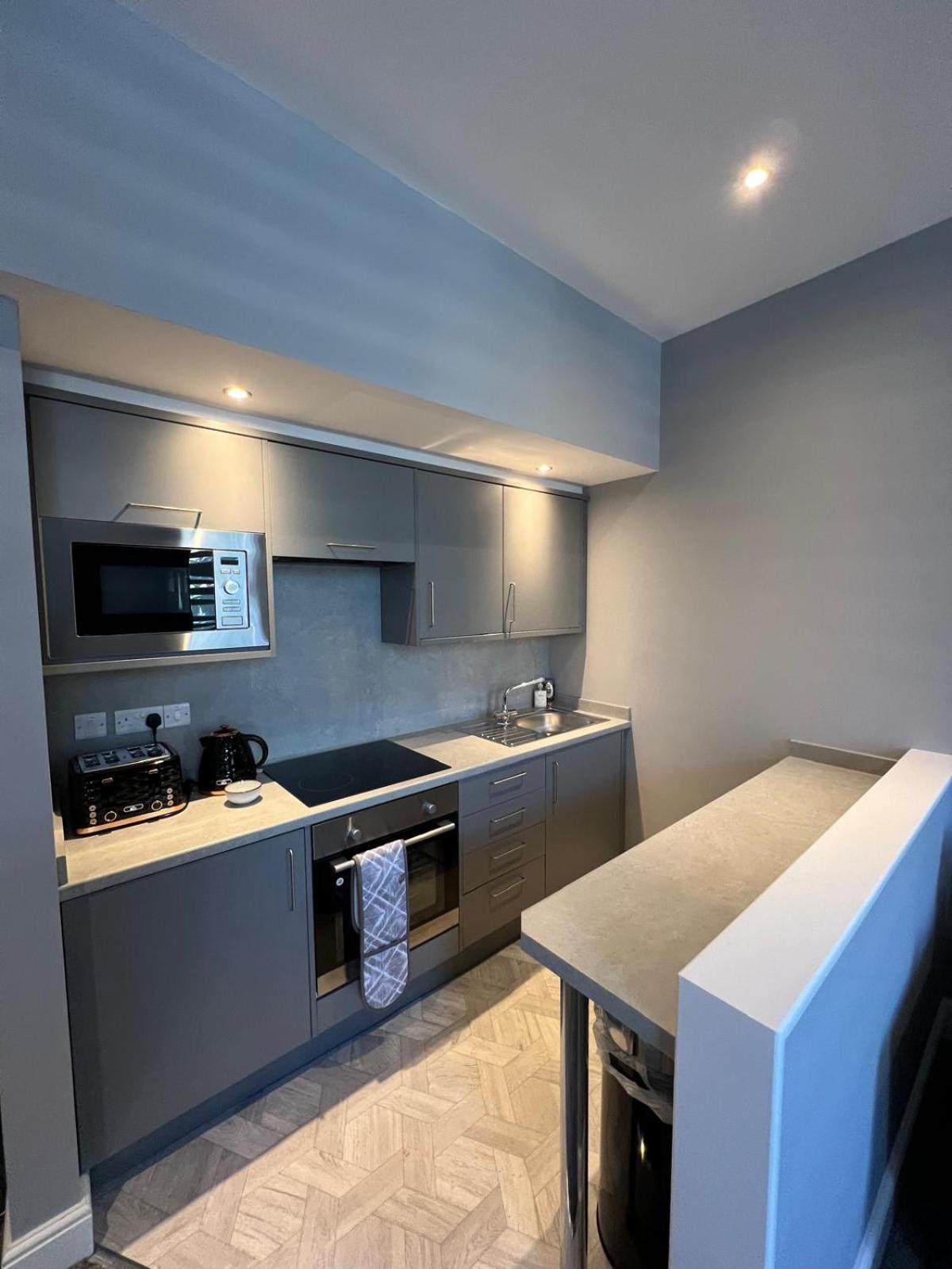 The Globe Apartment *